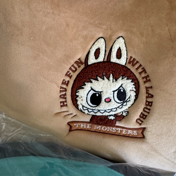 Pop Mart Labubu Purse. New with tags! Will not be made again. - Picture 4 of 5